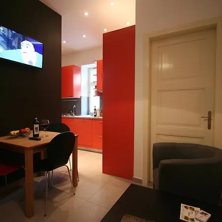 Bougainvillea Apartment *
